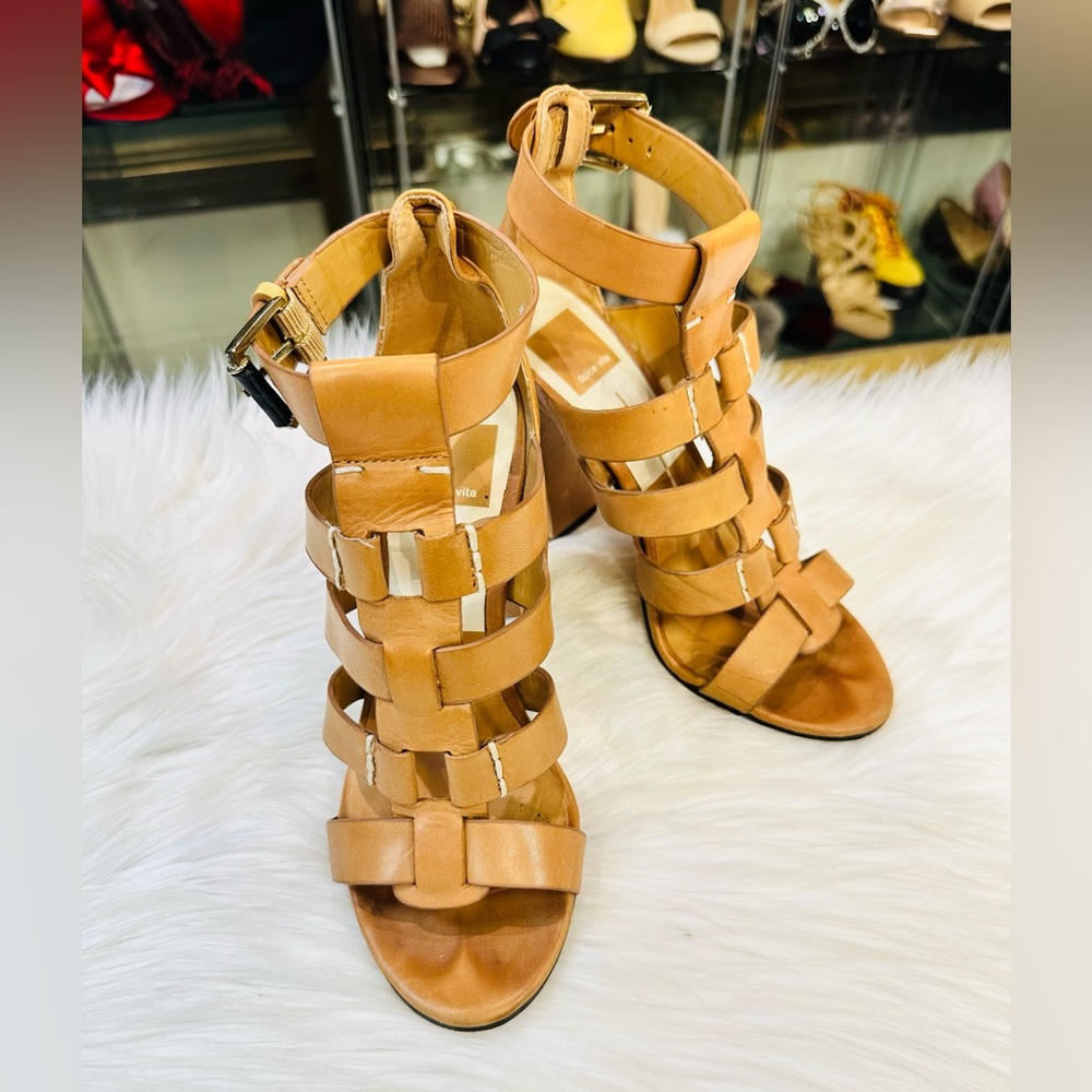 Dolce Vita Niro Stylish Tan Leather Sandals size:6